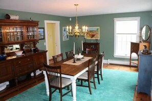 House, Multiple Beds, Hot Tub, Ocean View | Dining