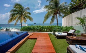 Pool - Villa Langosta | 6BR | Luxury Beachfront Stay (Cancún)