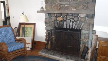 House, Multiple Beds, Fireplace, Ocean View | Interior