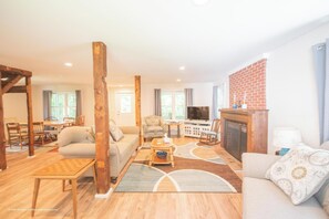 House, Multiple Beds, Ocean View | Living area