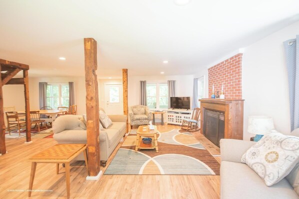 House, Multiple Beds, Ocean View | Living area