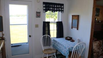 Rumah, 1 Tempat Tidur Queen, dapur, pemandangan samudra | Tempat makan