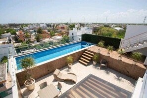 Outdoor pool, a heated pool