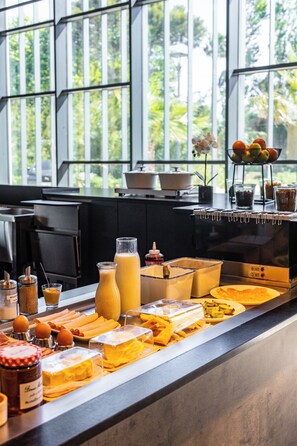 Daily buffet breakfast (EUR 13.50 per person)