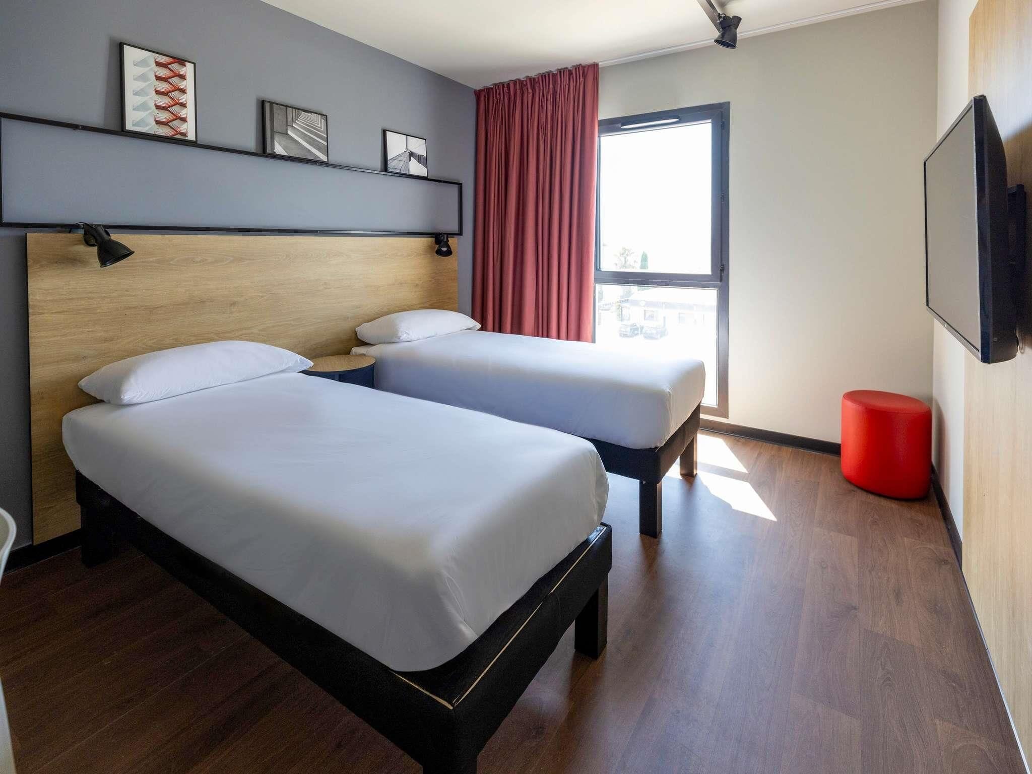 Standard Room, 2 Twin Beds | Minibar, desk, blackout drapes, soundproofing