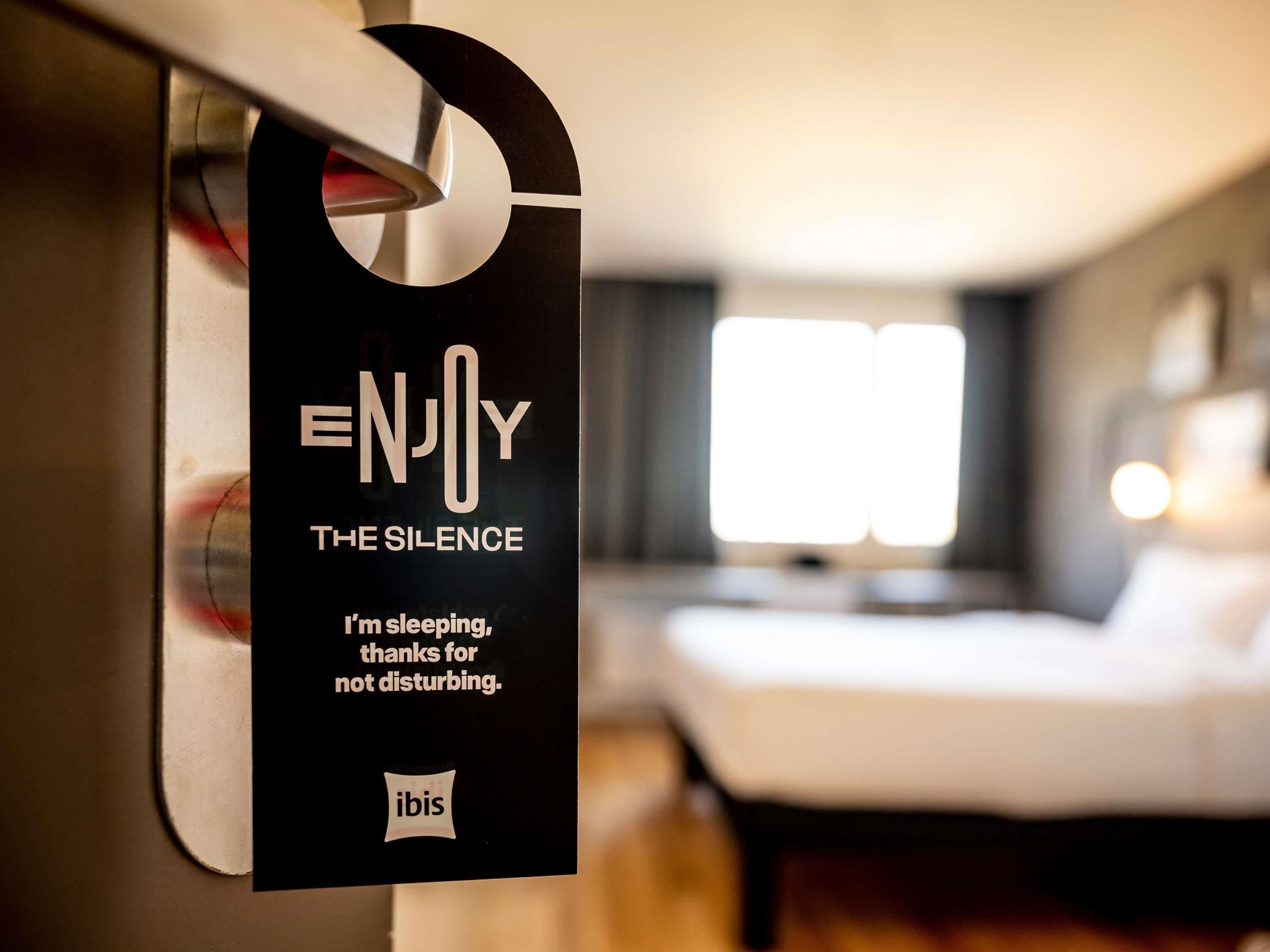 premium room, 1 double bed | minibar, desk, blackout curtains, soundproofing