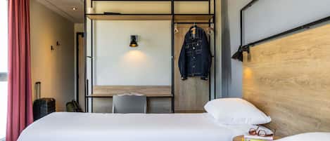 Minibar, bureau, rideaux occultants, chambres insonorisées