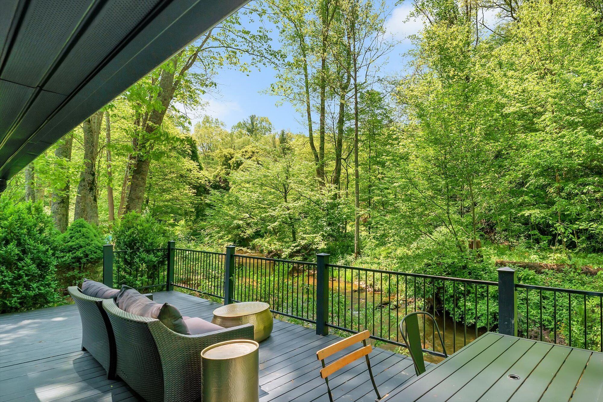 Ripple Effects * Waterfront deck * Pillow Fort * No Cleaning Fee