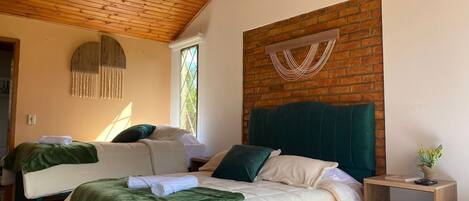 3 bedrooms, bed sheets