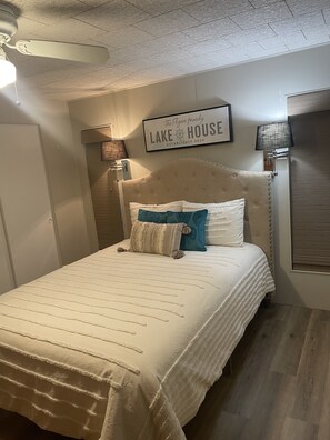 2 bedrooms, desk, free WiFi, bed sheets