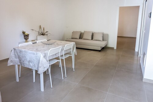 A30 - Poggio, new one bedroom apartment with garden