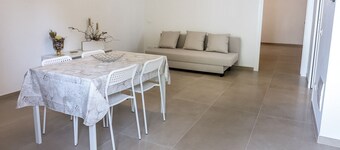 A30 - Poggio, new one bedroom apartment with garden