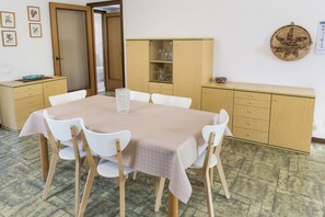 Dining - A28 - Poggio, large three-room apartment with porch (Poggio)