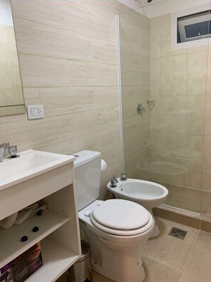 Family Apartment | Bathroom - Near dowtown - Cerca del centro (Ushuaia)