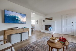 Interior - 2 Dog Friendly Units + 2 Garages + Ocean 1 Block (La Jolla)