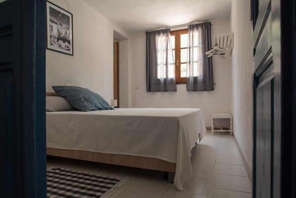 3 bedrooms, iron/ironing board