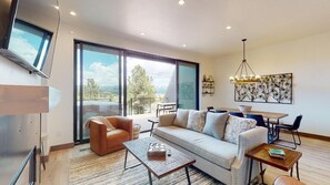 TV, fireplace - New Luxury | Close to Slopes | WiFi | Hot Tub | Valley View Villa 9 (Angel Fire)