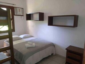 2 bedrooms, iron/ironing board, free WiFi