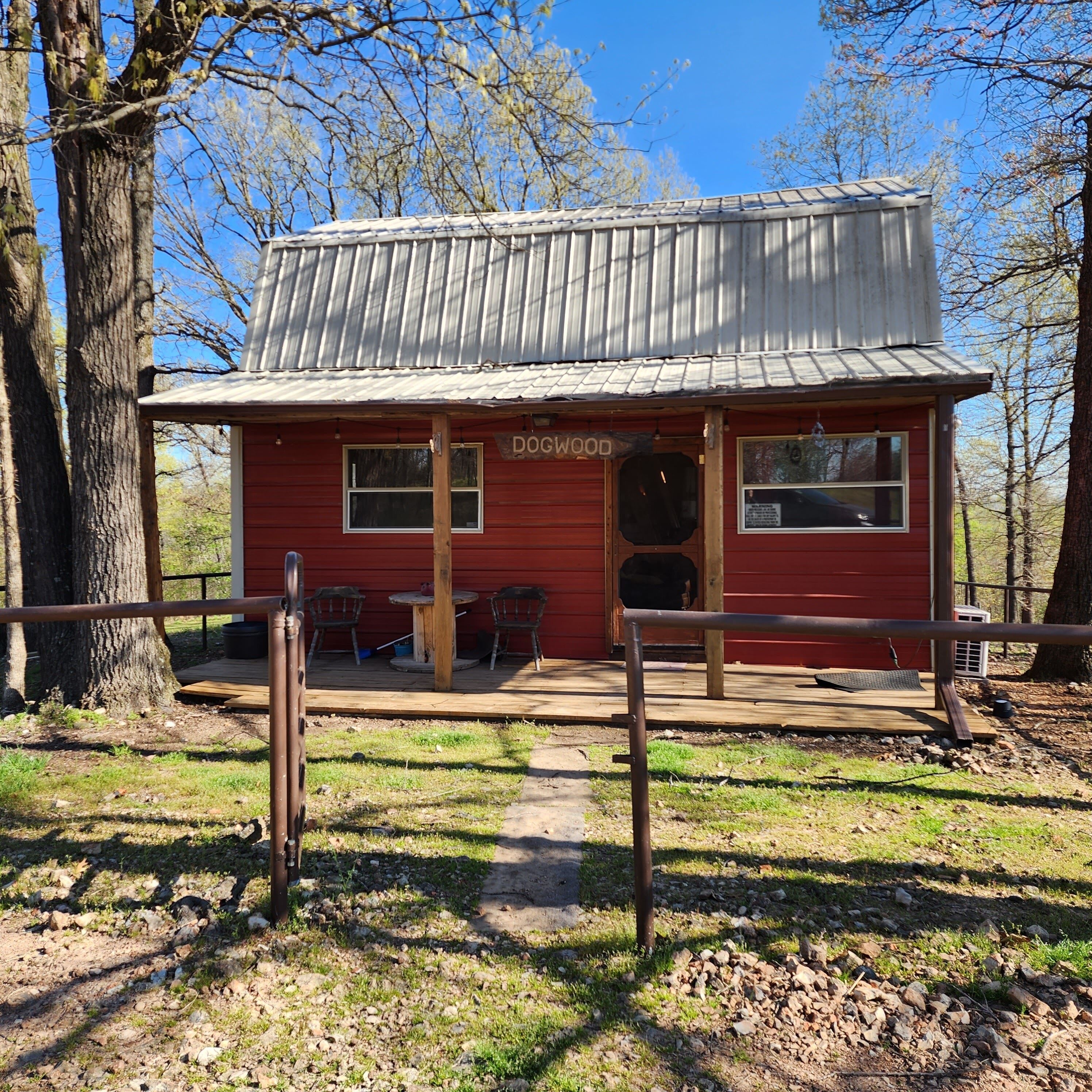 Cozy cabin nestled on the edge of Huckleberry Conservation, w/firepit!