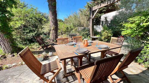 Holiday house near the beach with garden