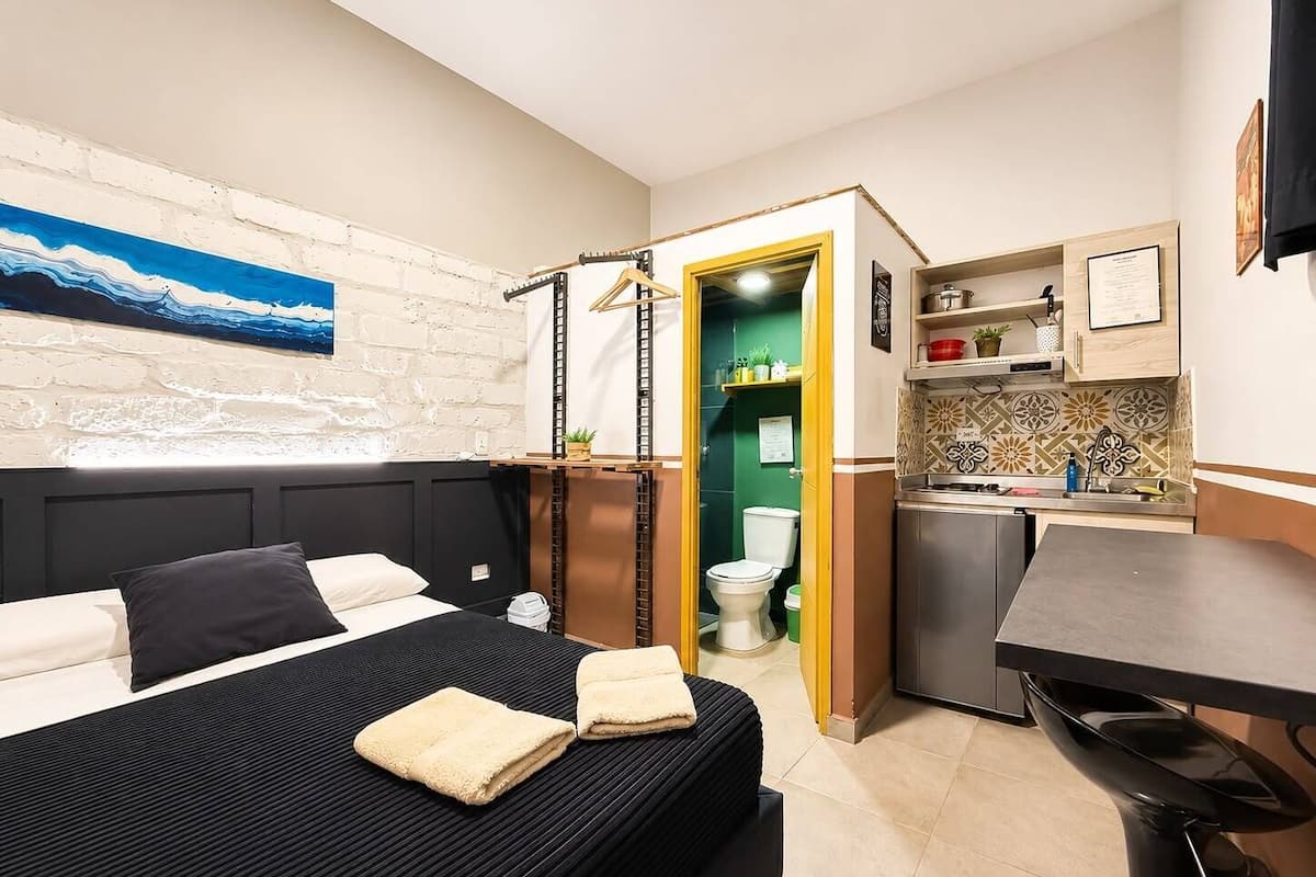 Chambre classique | Couette en duvet, bureau, espace de travail pour ordinateurs portables