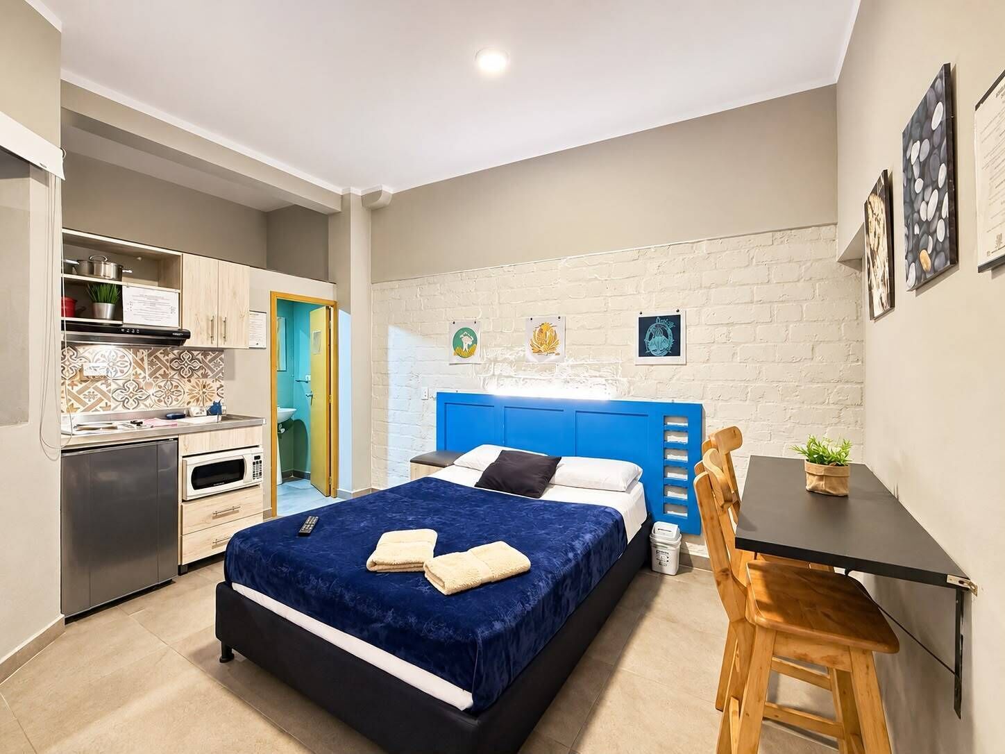 Basic Studio | Down comforters, desk, laptop workspace, free WiFi
