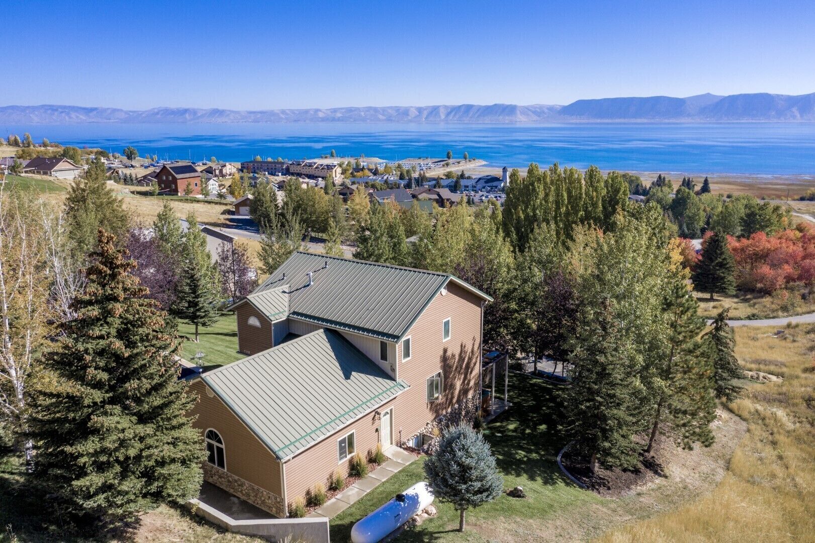 Harbor Hideaway - private hot tub, stunning views & ideal outdoor space!