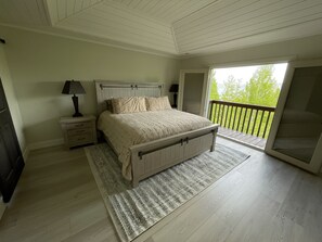 4 bedrooms, iron/ironing board, Internet, bed sheets - Harbor Hideaway - private hot tub, stunning views & ideal outdoor space! (Garden City)