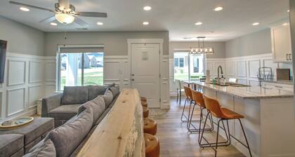 223 - Bear Lake Escapes. Beautiful & Brand New!