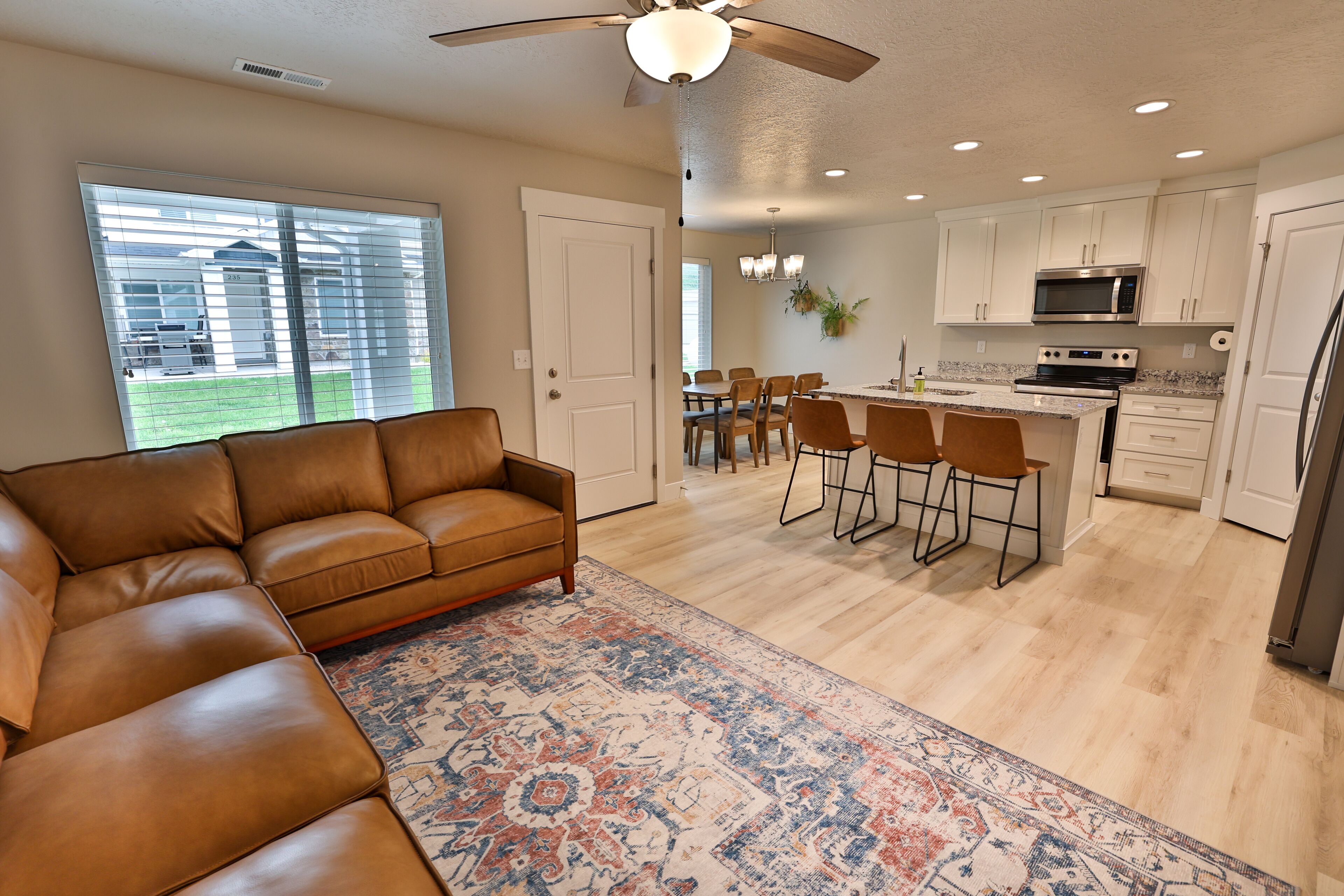 227 - Bear Lake Escapes. Beautiful Home in an Unbeatable Location