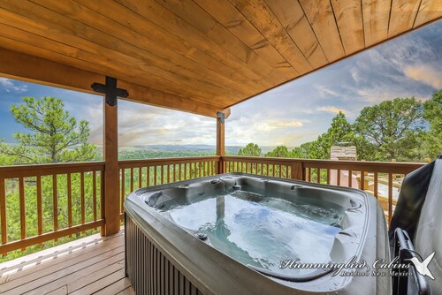 Valley View Lodge | Scenic Ruidoso Retreat w/ Jetted Tub, Vaulted Ceilings & Valley Views
