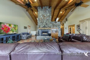 TV, fireplace, DVD player, books