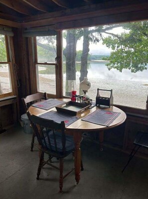 House, 2 Queen Beds, Kitchen, Ocean View | Dining - Close Call (Brooklin)