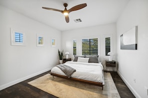 3 bedrooms, desk, iron/ironing board, WiFi