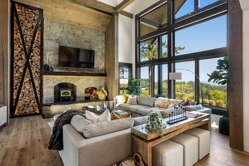 Luxury Wine Estate, Hot Tub & Game Room