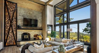 Escape to Wine Country, Luxurious Getaway Awaits!