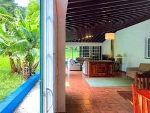 Interior - WelcomeBuddy - Casa Tia Néné - Green Glassyard (Lagoa)