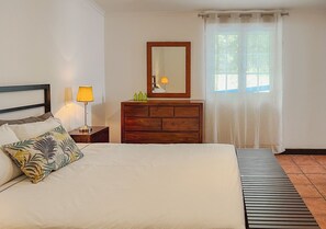 2 Schlafzimmer, Schreibtisch, Bügeleisen/Bügelbrett, Internetzugang