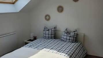1 habitación, escritorio, tabla de planchar con plancha y wifi gratis