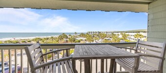 3rd Floor Oceanfront Condo!! Community Pool & Pier w/ 1000 ft fishing pier!