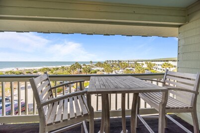 3rd Floor Oceanfront Condo!! Community Pool & Pier w/ 1000 ft fishing pier! *Unit 308*