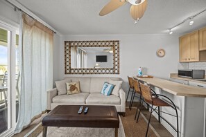 Flat-screen TV - 3rd Floor Oceanfront Condo!! Community Pool & Pier w/ 1000 ft fishing pier! (Isle Of Palms)