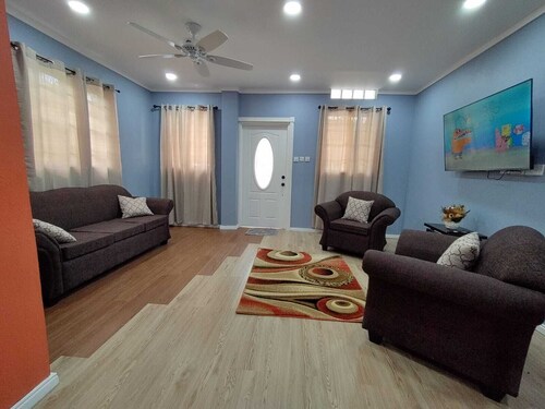 Chez Moi - Cozy Family Friendly Getaway Apartment