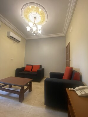 Comfort Suite | Living area - FONO HÔTEL Sarl (Yaoundé)