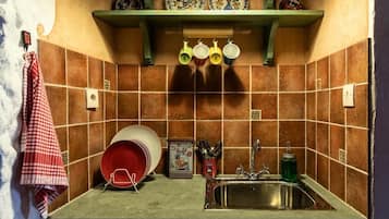 傳統單棟小屋, 花園景 | 私人廚房 | 迷你雪櫃、特濃咖啡機、電熱水壺