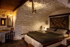 Decoración personalizada, tabla de planchar con plancha y wifi gratis 