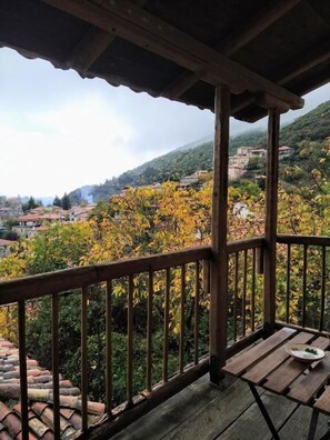 Habitación tradicional doble, vistas a la montaña | Vistas a la montaña