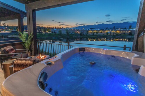 Luxurious condo w/ private hot tub, fireplace, & fun vibe!