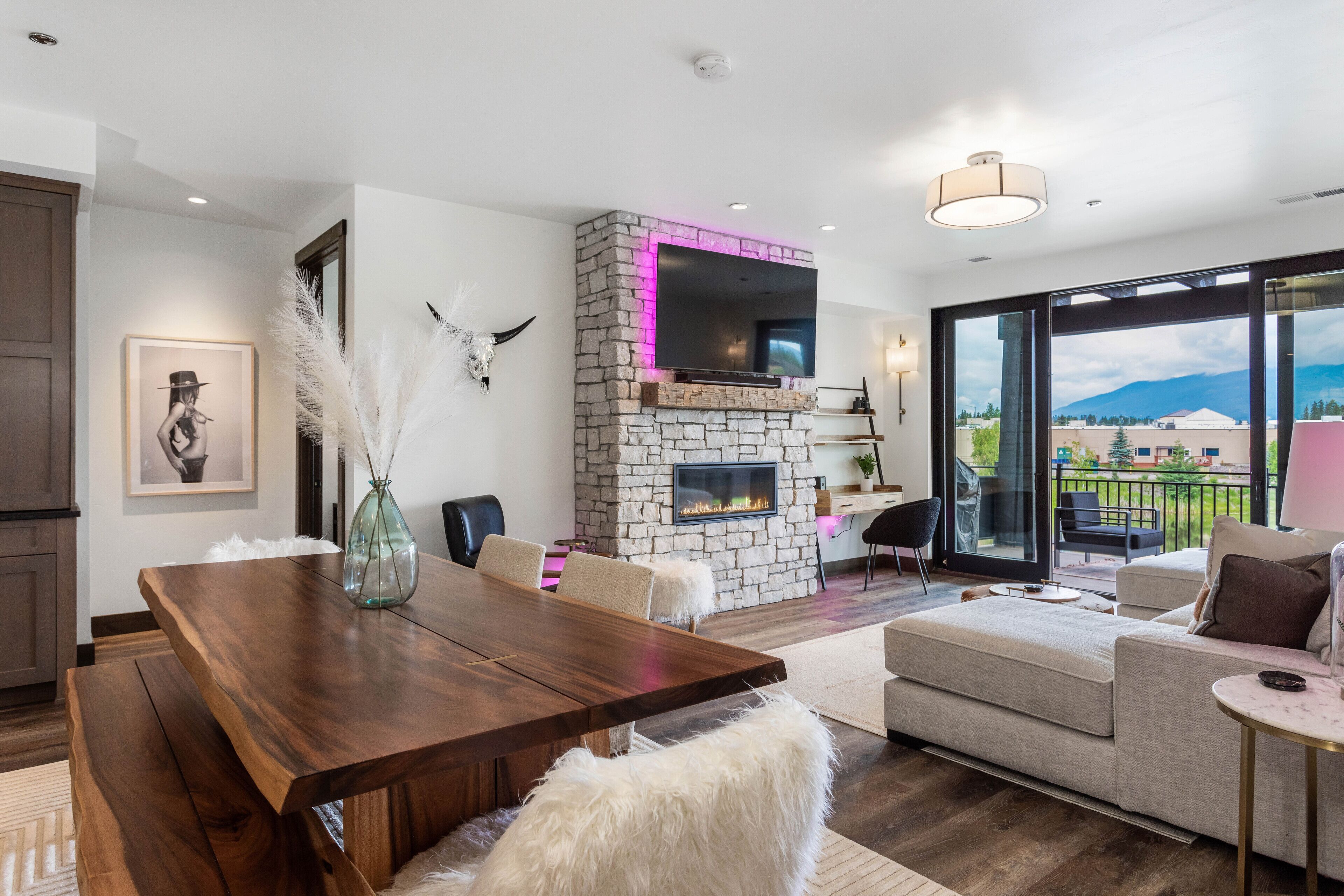 Televisión, chimenea