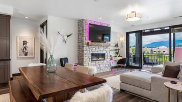 Televisión, chimenea